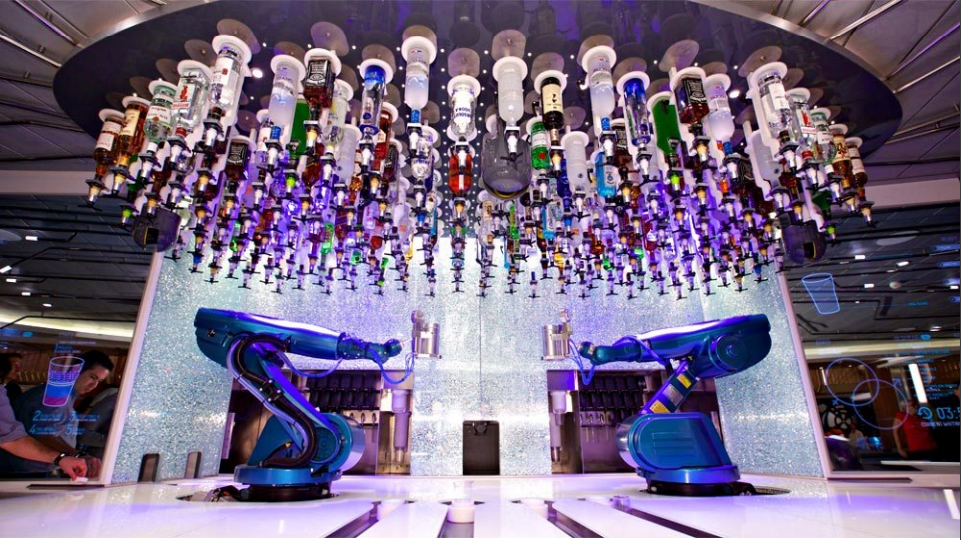 Tipsy Robot Bar in Las Vegas uses robots to mix basic drinks